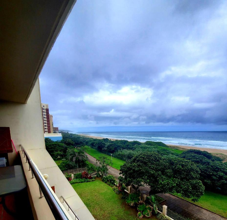 L'Escalier Cabanas 404 Amanzimtoti Exterior photo